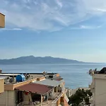 Sunny Coast 아파트