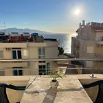 Sunny Coast 아파트 *