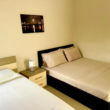 Sunny Coast Appartamento Sarandë