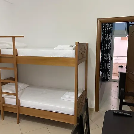 Sunny Coast Apartamento Sarandë