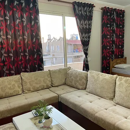 Sunny Coast Apartment *