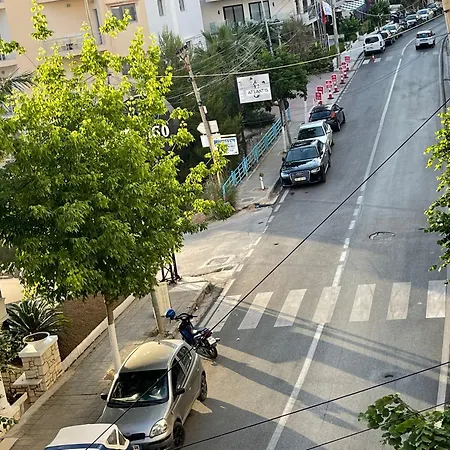 Sunny Coast Apartment *