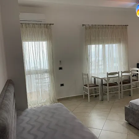 Sunny Coast Apartment *