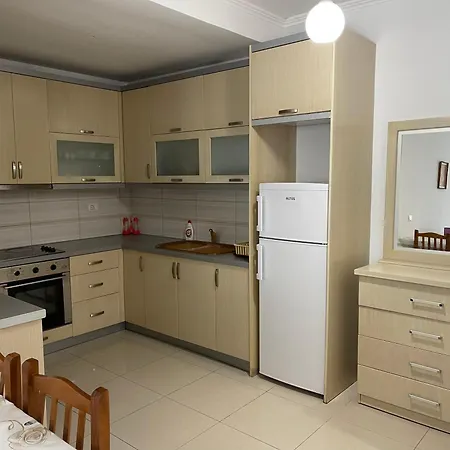 Sunny Coast Apartment *